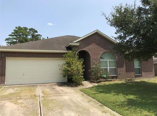 1870 Redwood Ln, Dayton, TX 77535