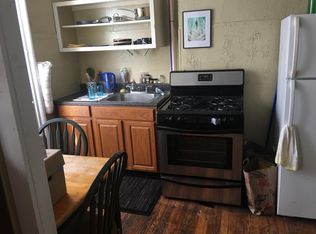 206 1/2 8th St FL 3RD, Troy, NY 12180