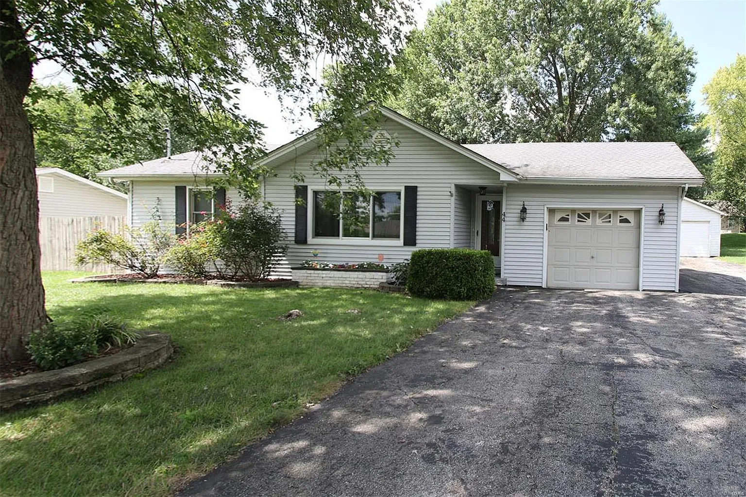 44 Grainey Dr photo 1