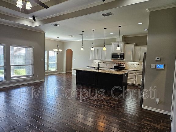 5th image of 10325 Beverly Hills Dr