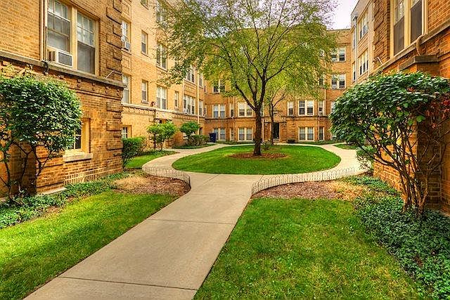 1st image of 533 W Wellington Ave APT 25