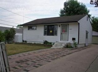 2605 Illini Rd, Waukegan, IL 60087