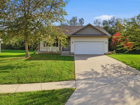 1708 Apple Dr, Indianola, IA 50125
