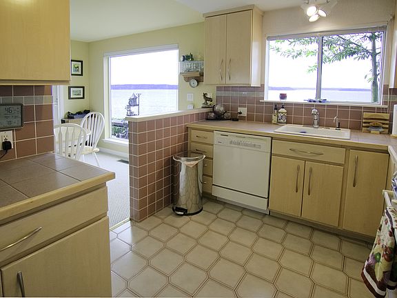 5th image of 12637 Shorewood Dr SW