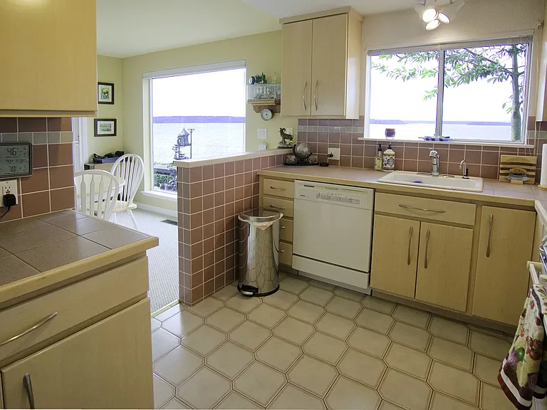 12637 Shorewood Dr SW — Photo 5