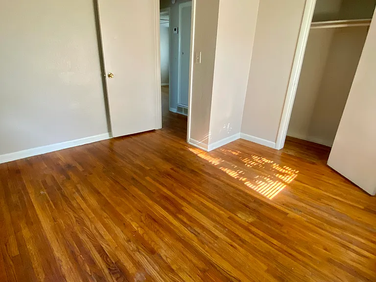 10 E 50th Pl N — Photo 9