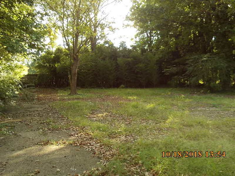 1st image of 1225 E Mallory Ave