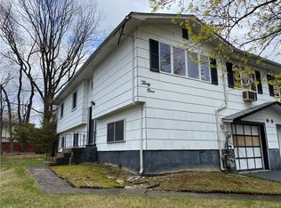 39 Phyllis Dr, Pomona, NY
