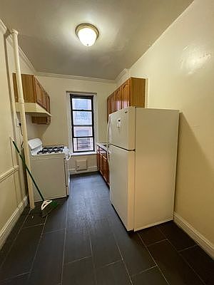 3rd image of 334 Eastern Pkwy APT 3C