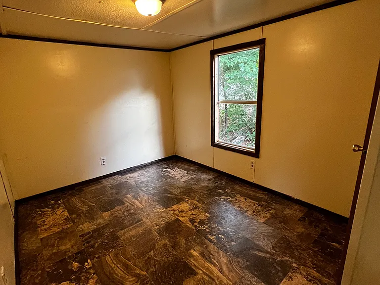 322 Woodmarsh Ln — Photo 9