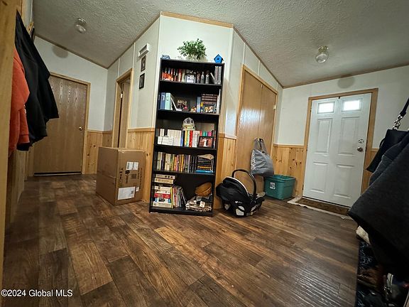 5th image of 14 Waldo Place