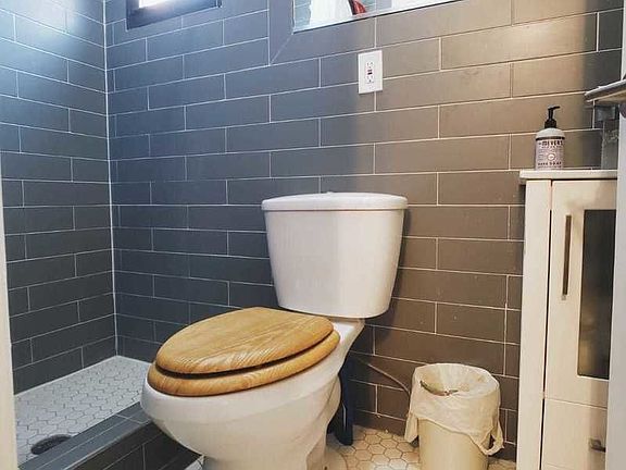 5th image of 26A Woodbine St #2F