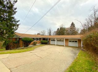 826 Mozart Rd, Wheeling, WV 26003