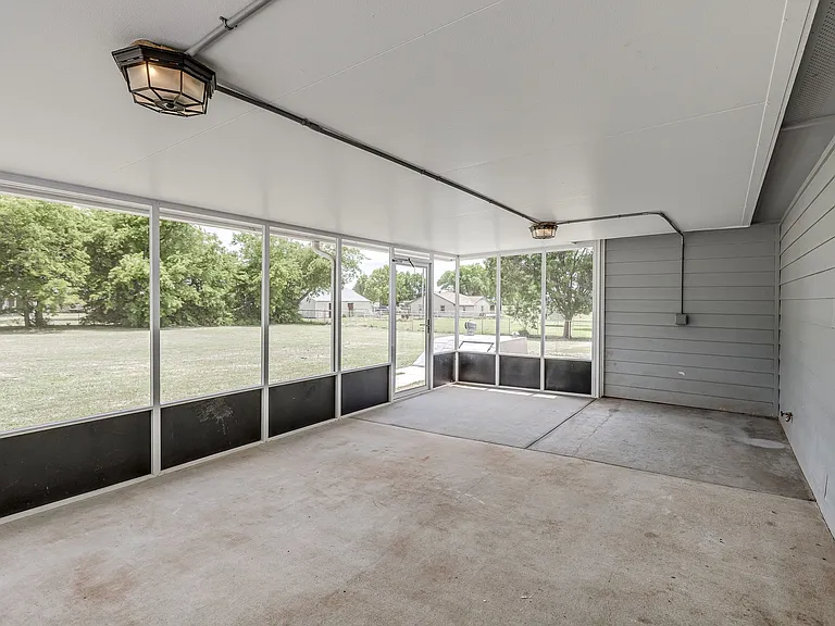 6151 Wooster St — Photo 29