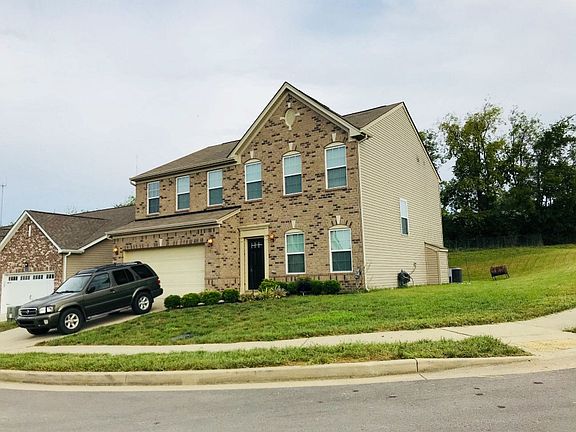 2nd image of 1833 Belle Arbor Dr