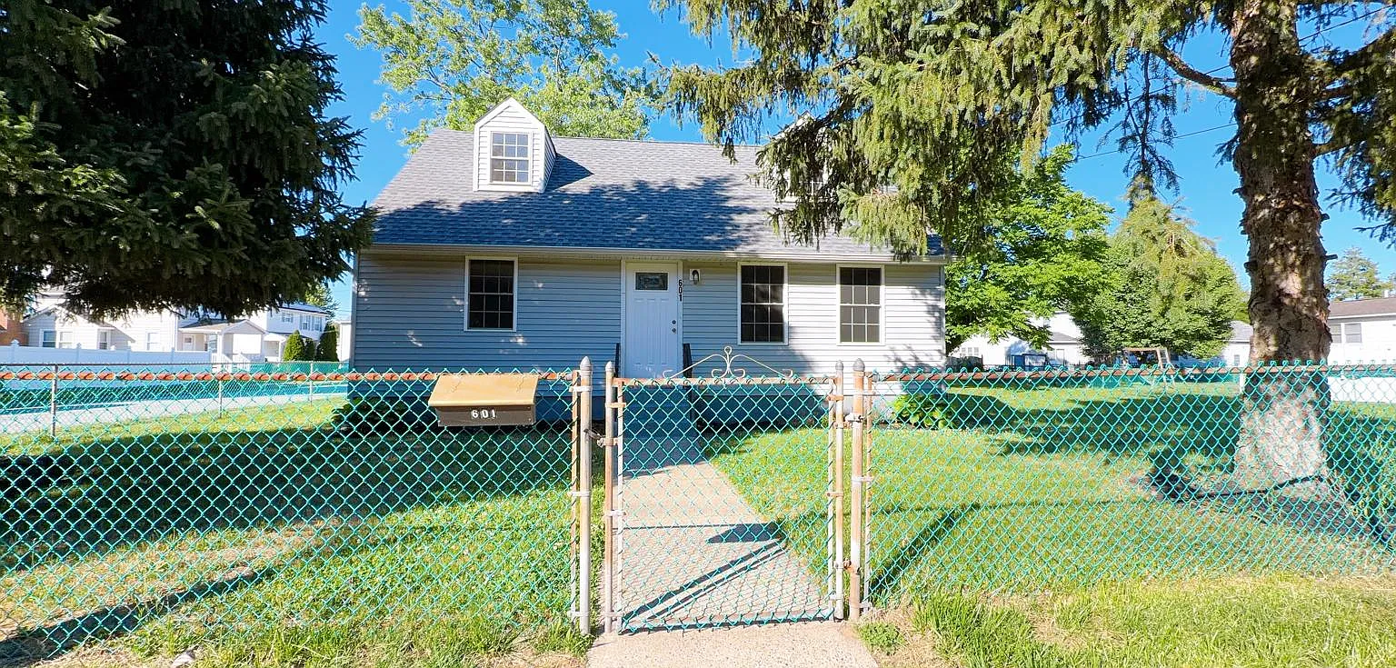 3 bed, 1188 sqft, $2,700 — Photo 2