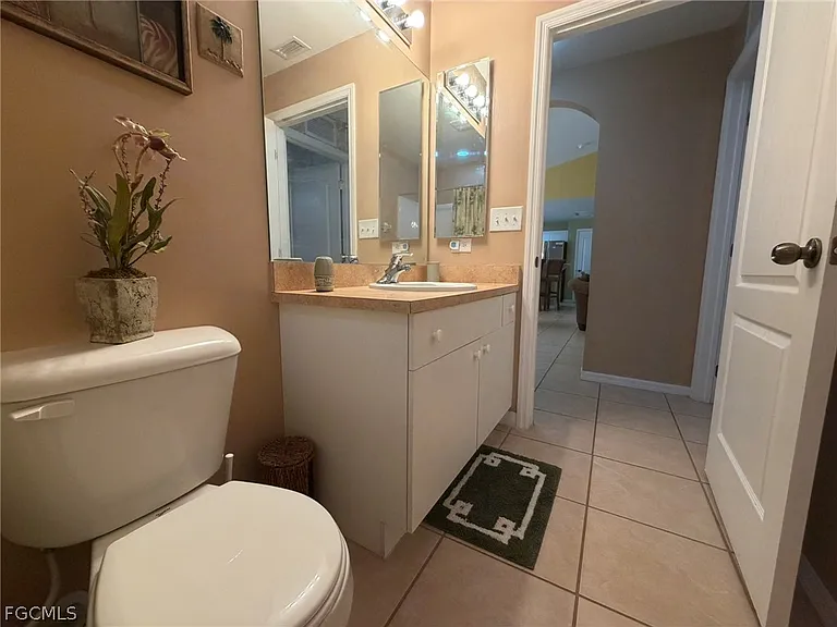 3732 NE 12th Pl — Photo 39