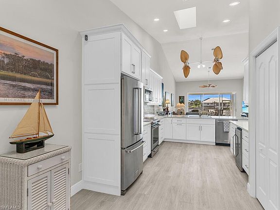 5th image of 310 Stella Maris DR S