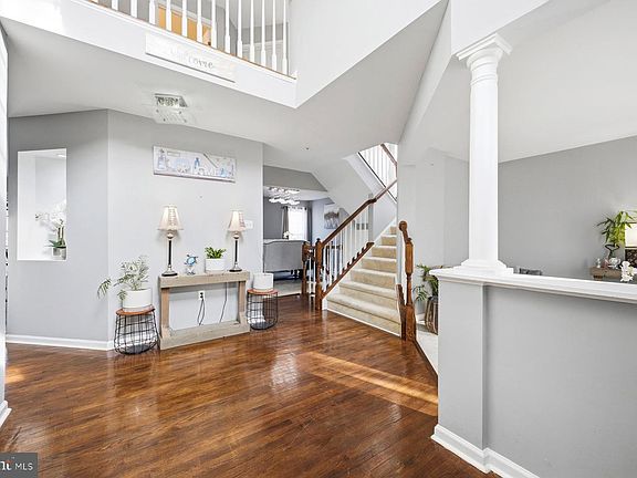 4th image of 1211 Bohac Ln