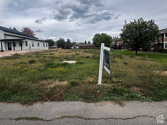 2nd image of 381 W Raspberry Patch Rd