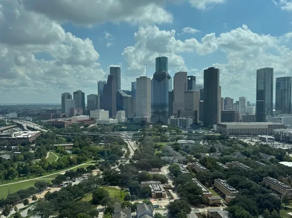 1711 Allen Pkwy Unit 2504, Houston, TX 77019
