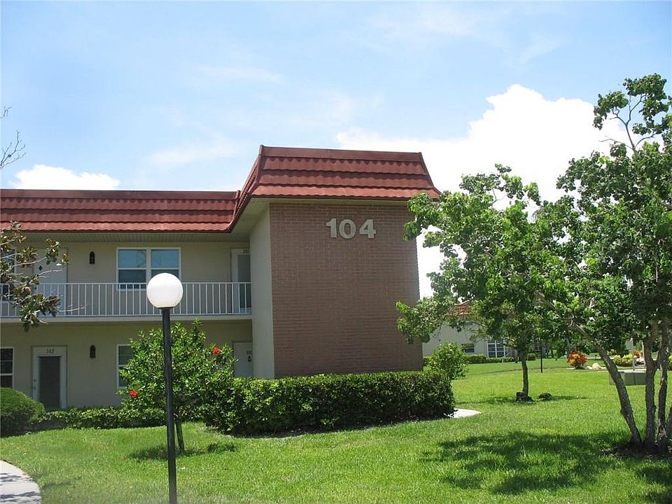 1st image of 104 Royal Oak Dr