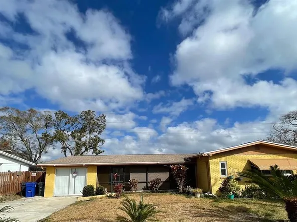 309 Country Club Dr, Oldsmar, FL 34677