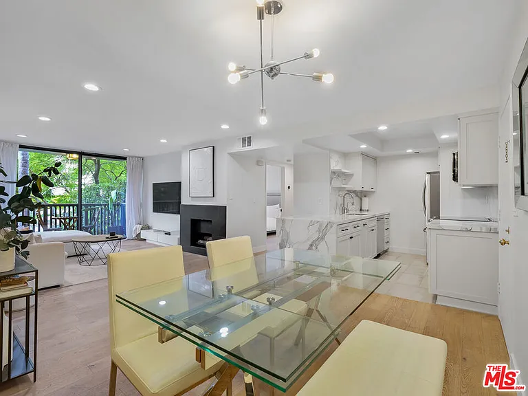 1134 Alta Loma Rd #203 — Photo 11