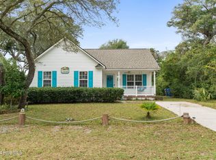 103 SE 56th St, Oak Island, NC 28465