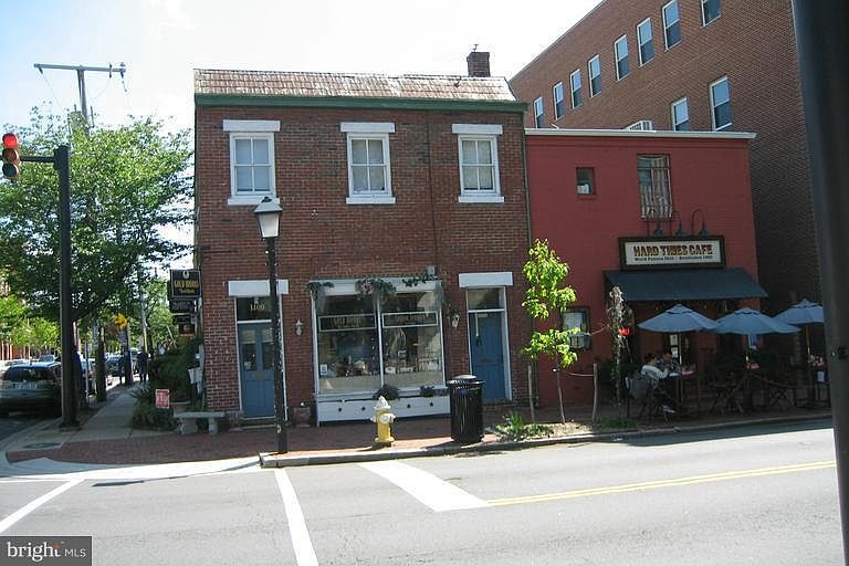 1st image of 1400A King St