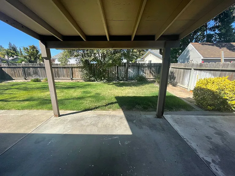 3233 Nightingale Dr — Photo 30