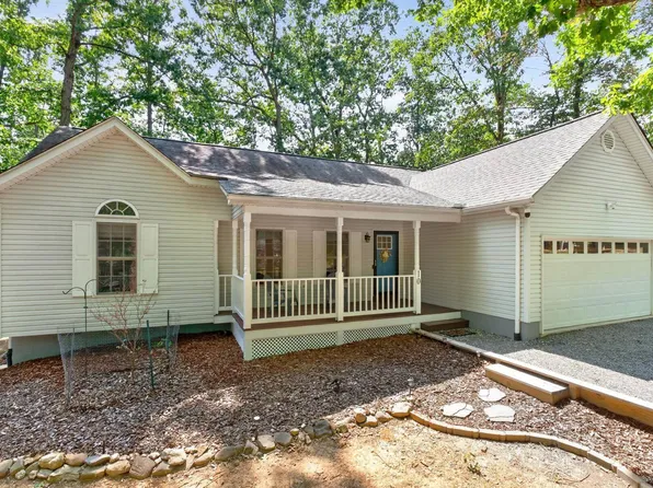 10 Nahor Dr, Palmyra, VA 22963