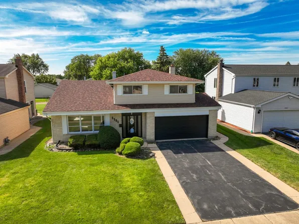 1701 W Goldengate Dr, Addison, IL 60101