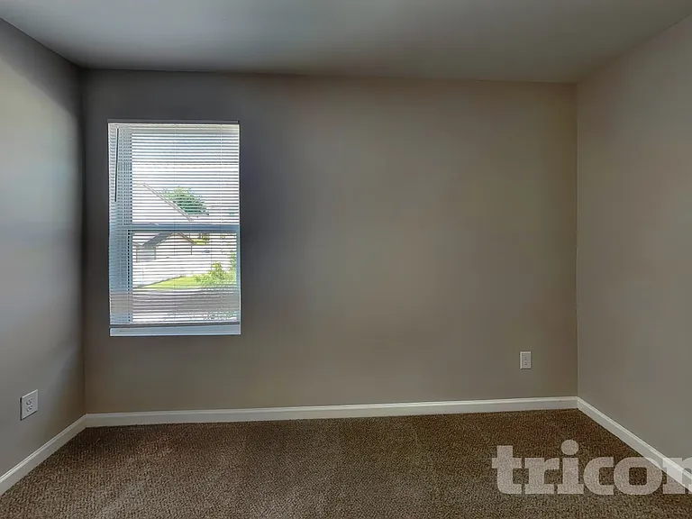 1705 Sawtooth Ct — Photo 11
