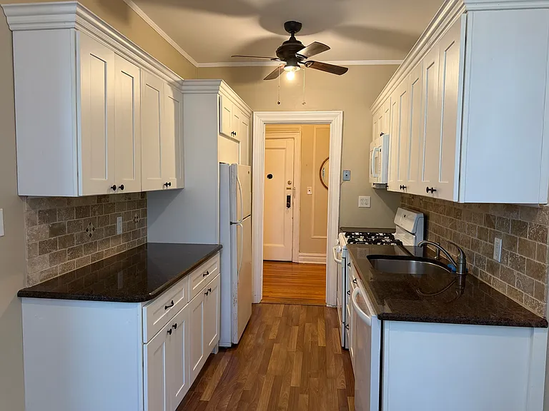 12 Hamilton Pl #B6 — Photo 6
