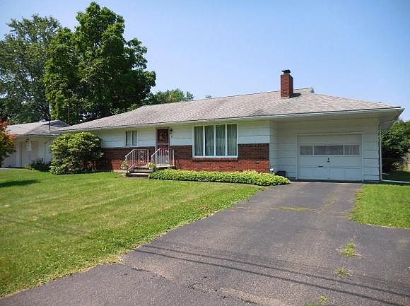 1st image of 7 Stever Dr