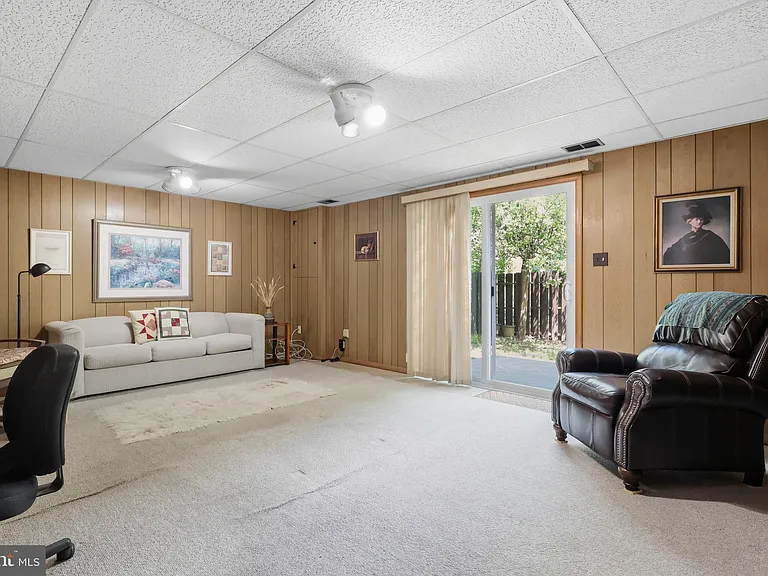 8350 Glastonbury Ct — Photo 27