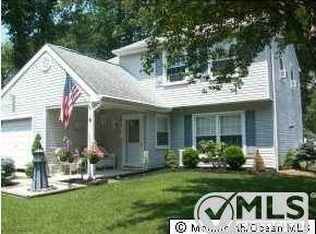 6 Tanglewood Dr, Barnegat, NJ 08005