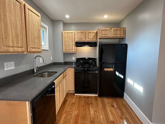 3rd image of 17 Kimball St APT 2