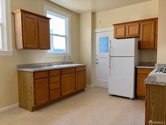 3rd image of 439 20th Ave