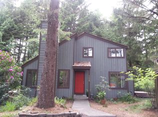 1325 SW Meadow Ln, Depoe Bay, OR 97341