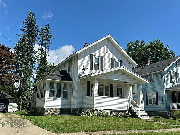 3rd image of 224 Hallock St