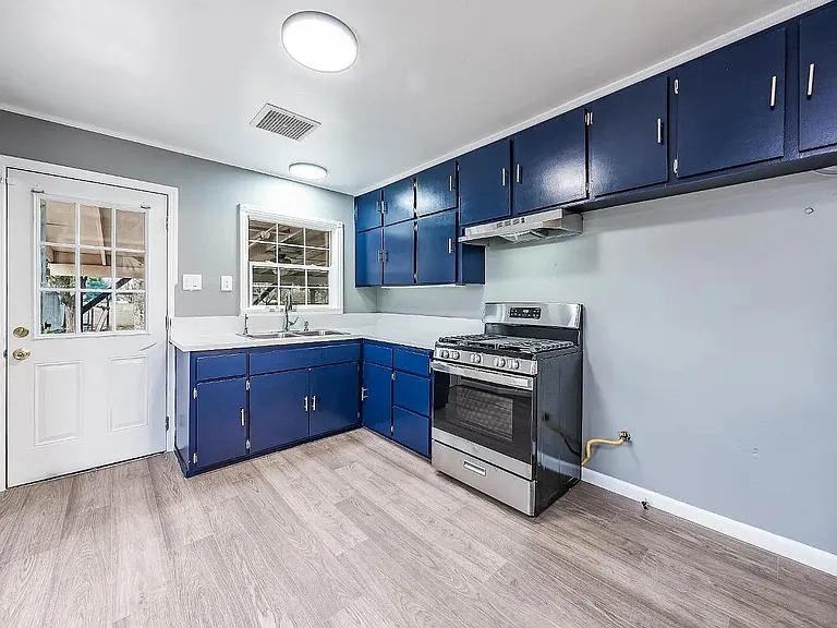 721 Pottle Ave — Photo 12