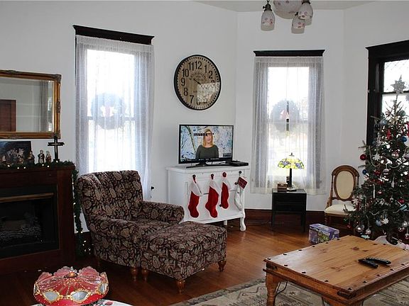 2nd image of 1508 Hill St