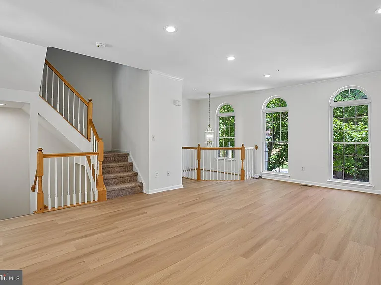 46 Waddington Ln — Photo 10