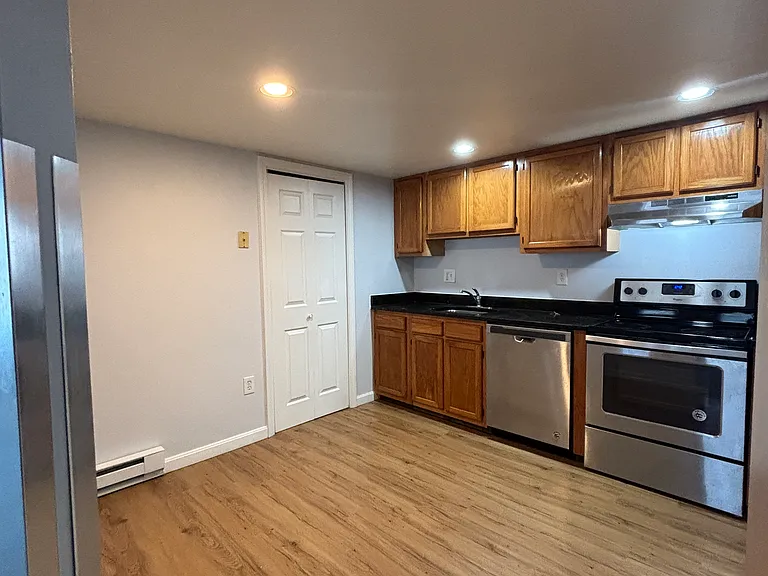 Unit 410 - 2 bedroom with modern finishes, in-unit laundry