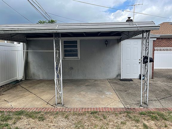 3rd image of 7718 262nd St