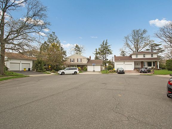 4th image of 751 Sherwood Ct