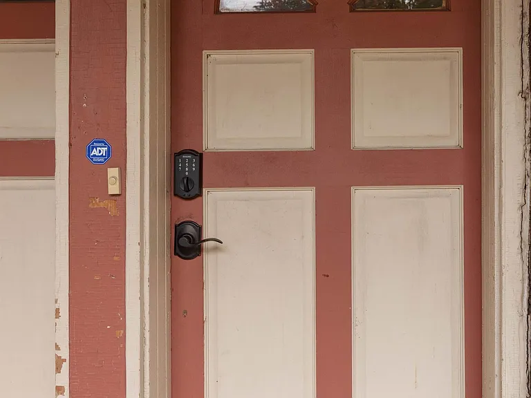3947A Utah Pl — Photo 2