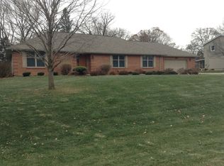 1015 Crestview Rd, Sterling, IL 61081